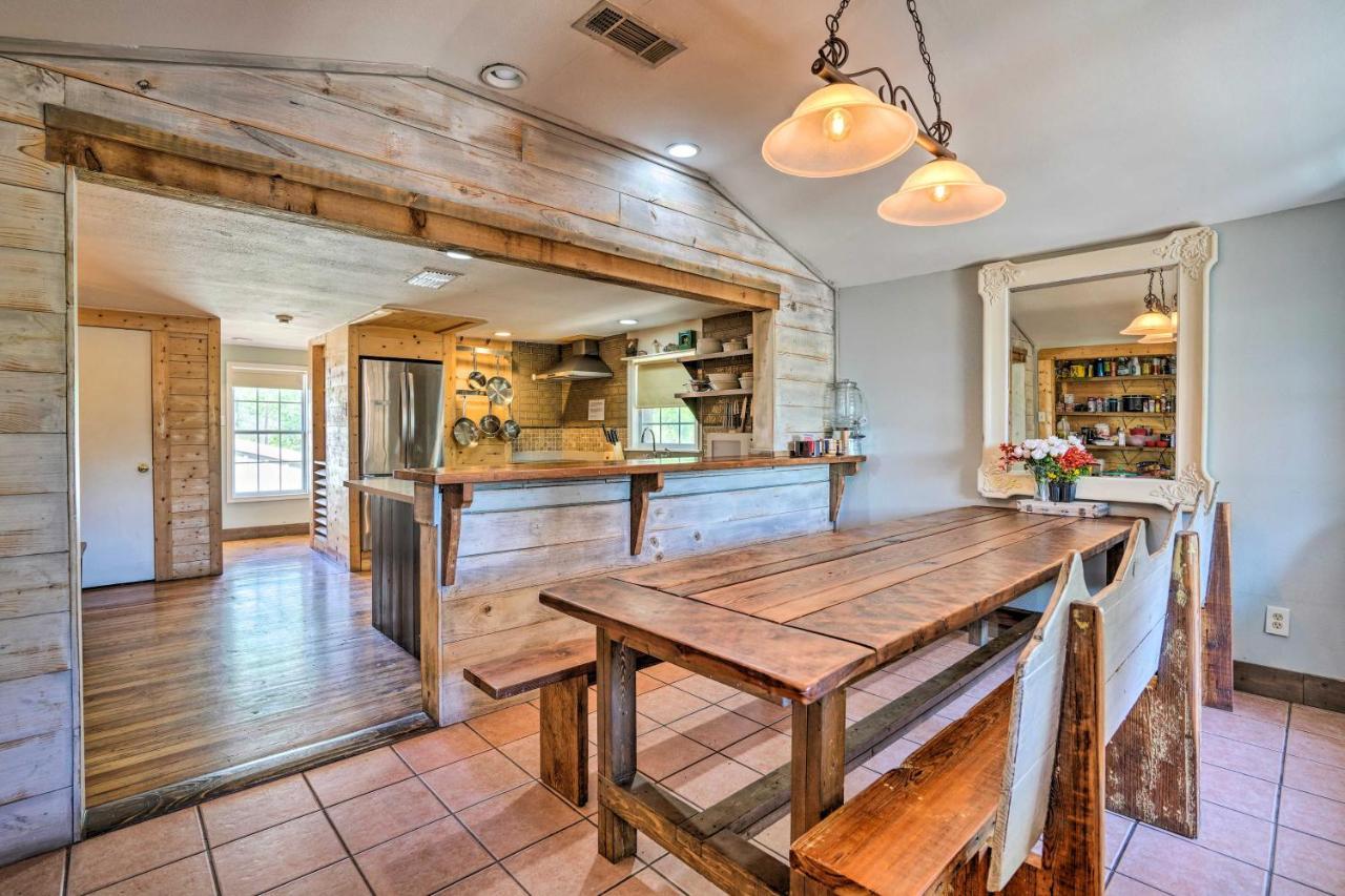 Waterfront Guadalupe River Lodge Home With Dock! Seguin Esterno foto